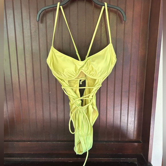 NWT Icon Swim Kady Swimsuit Pear Size XL Cut Out Criss Cross Sexy One Piece - Picture 5 of 8